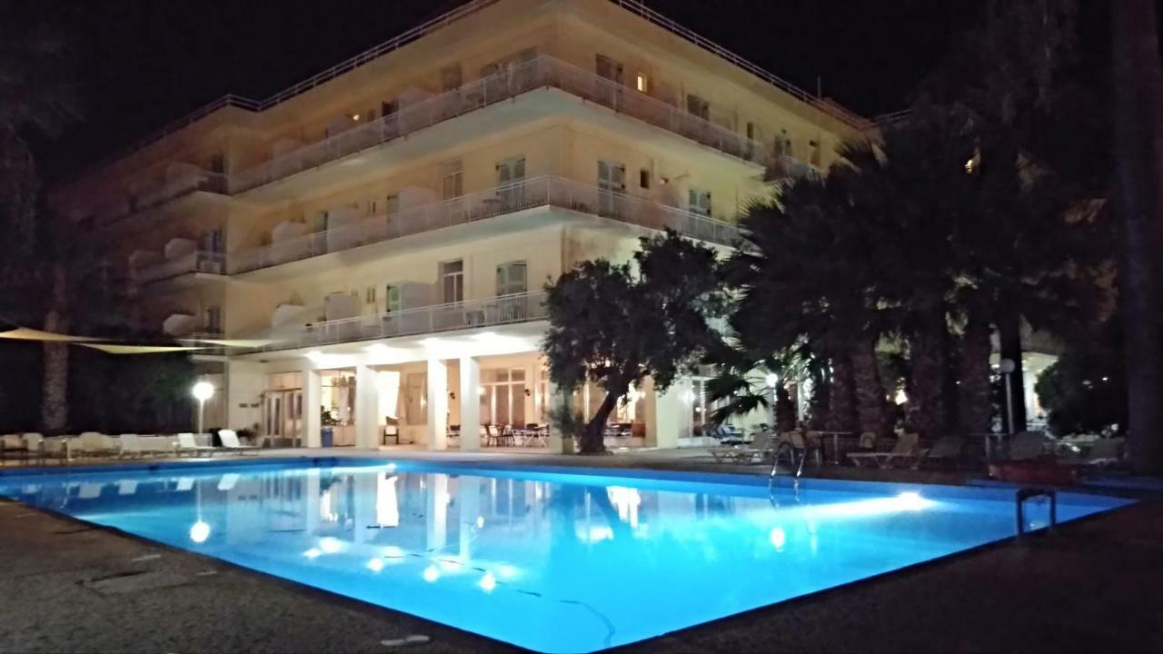 Nireus Hotel Nea Makri Ngoại thất bức ảnh